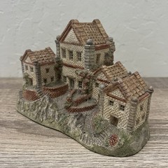 David Winter “Alms House” Vintage Miniature Cottage 1983 Hines Great Britain