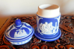 Wedgwood – (Only) – Cobalt Blue – Antique Covered JAR – 4″ – Mint