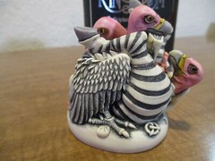 Harmony Kingdom Bum Wrap Zebra Vultures Black Box UK Made Box Figurine SGN