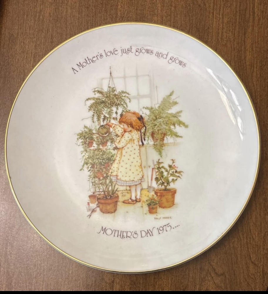 Holly Hobbie Commemorative Edition Mothers Day Porcelain Plate 1975 Japan 10″