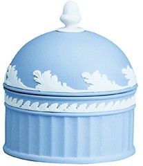 Wedgwood Blue Jasper Acorn Domed Box 5″H White Leaf Bas Relief England New