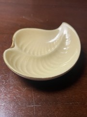 MCM vintage Figgjo Flint Norway dish leaf shape small Trinket Cream Gold 3”