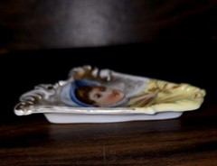 ANTIQUE Portrait TRINKET PIN DISH Hand Painted Gilt Porcelain UNIQUE