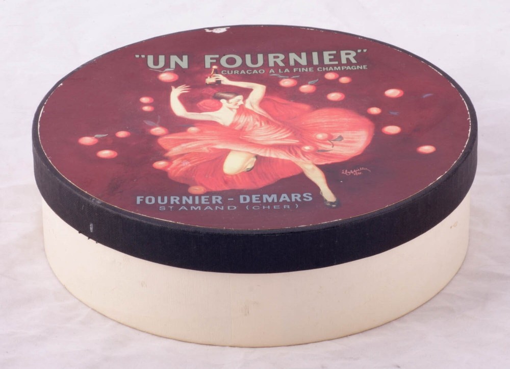 Artistic Potter Barn round 8.5″ container UN Fournier Champagne