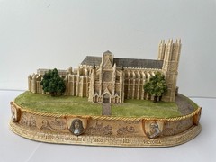 Lilliput Lane “Westminster Abbey” Britain’s Heritage – Code L2285 (2000) – Boxed