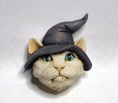 Harmony Kingdom Arst Neil Eyre Designs Halloween kitty cat witch hat moon magnet