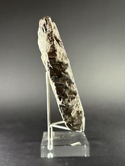 ANCIENT ASSYYRIAN BLACK STONE FRAGMENT DEPICTING KING RULER – CIRCA 3000 BCE