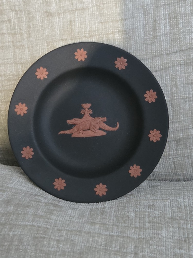 Wedgwood Jasperware Black & Terracotta Egyptian Crocodile Pin Trinket Dish RARE