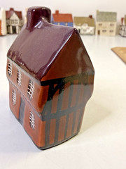 RARE Mudlen End Studio Felsham Suffolk Miniature Bow Fronted Shop Cottage 11 RED