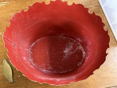 VINTAGE LARGE CHINOISERIE CHINESE RED TOLE TOLEWARE CACHEPOT PLANTER