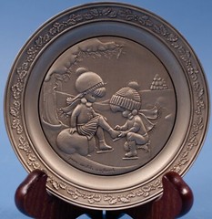 Hallmark Little Gallery Pewter Plate Joan Walsh Anglund Autumn 1975 Winter 1971