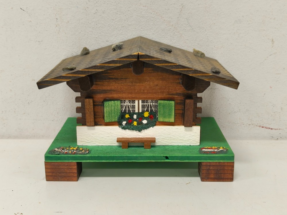 Vintage Wooden Swiss Musical Movement Landler 045 Chalet Music Box