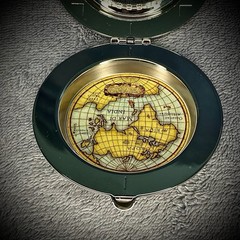 Dalvey – Pocket Compass – World Map – Stainless Steel – 1993 – Made In Scotland