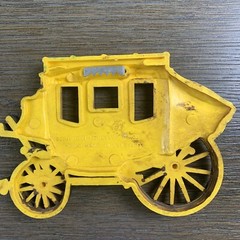 Set of 2 – 1975 HOMCO Train Engine & Stage Coach Plastic Wall Art Décor Plaque