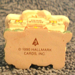 1990 HALLMARK KEEPSAKE MINIATURE ORNAMENT – OLD ENGLISH VILLAGE – SCHOOL IN BOX