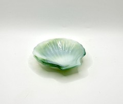 Akro Agate Slag Glass Scallop Shell Trinket Dish Green White Swirl USA, marked