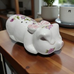 Vintage 1978 Avon Pig Ceramarte Made in Brazil Floral Potpourri Holder 5″ Long