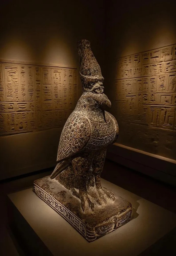 Ancient Egyptian Antiquities Statue God Horus Pharaonic Antique Stone Statue BC