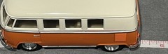 Vintage Kinsmart Volkswagen Classical Bus Orange Ivory Bass Scale 1/32 Model