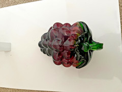 VTG HAND BLOWN ART GLASS GRAPE CLUSTER PURPLE & GREEN WINE THEME 6.5″ X 4″