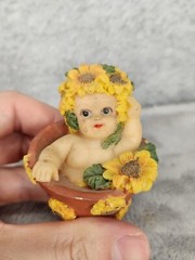 Vintage Mini Garden Cherub Angel in Flower Pot With Sunflowers 2.5″