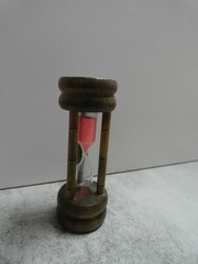 VTG Unbranded Small Wooden Hourglass 3 Minute Timer Pink Sand Desk Decor 4″