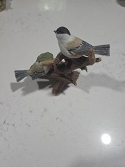 HOMCO 11164-02 Masterpiece Bird Chickadee With Fruit Classic Porcelain 2002