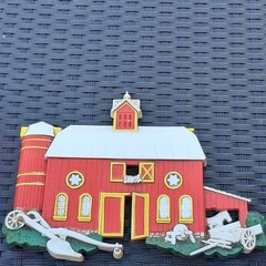 Vintage 1975 HOMCO Plastic Wall Plaques Red Barn And Farmhouse Kitchen Wall Art