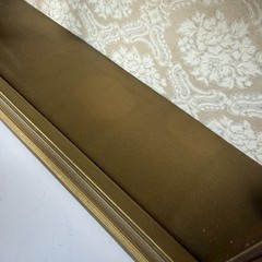 Vintage Syroco Hollywood Regency Ornate Gold Curio Wall Display Shelf