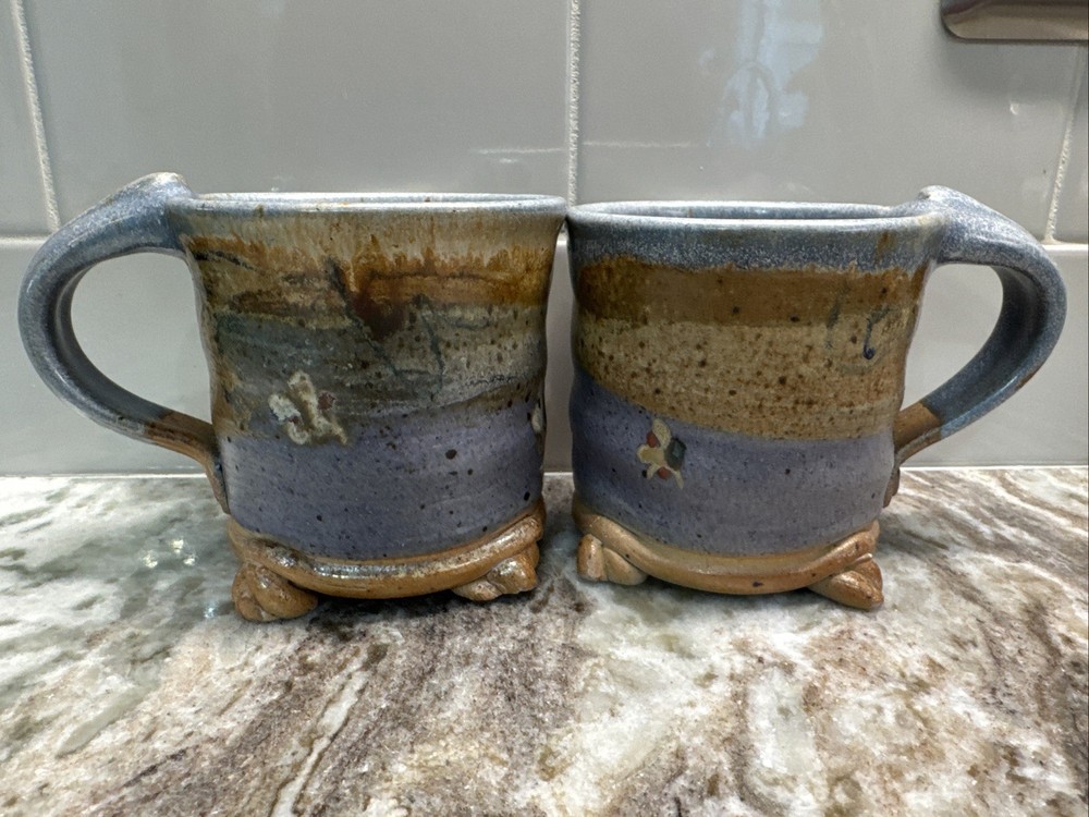 David Hendley Old Farmhouse 10 oz Pottery Mugs w/Feet, Signed HM/MC PO-VG++