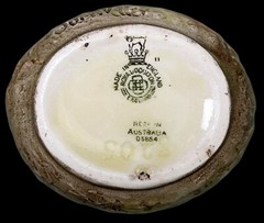 3” Royal Doulton England Dickens Shoe Cobbler Sam Weller Small Relief Mini Vase