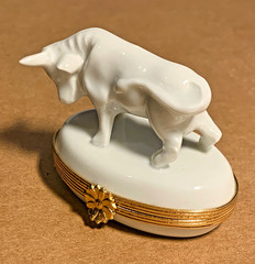 France Limoges White Bull Trinket Box Peint Main Authentic Limoge
