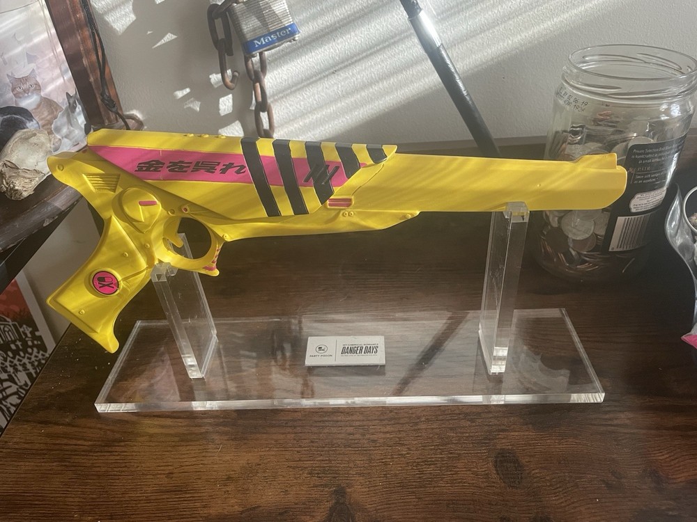 My Chemical Romance Party Poison Danger Days Yellow Ray Gun w/ Display Stand