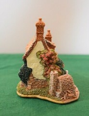 Lilliput Lane Cottages Kiln Cottage L2124 Mint in original box with deed.