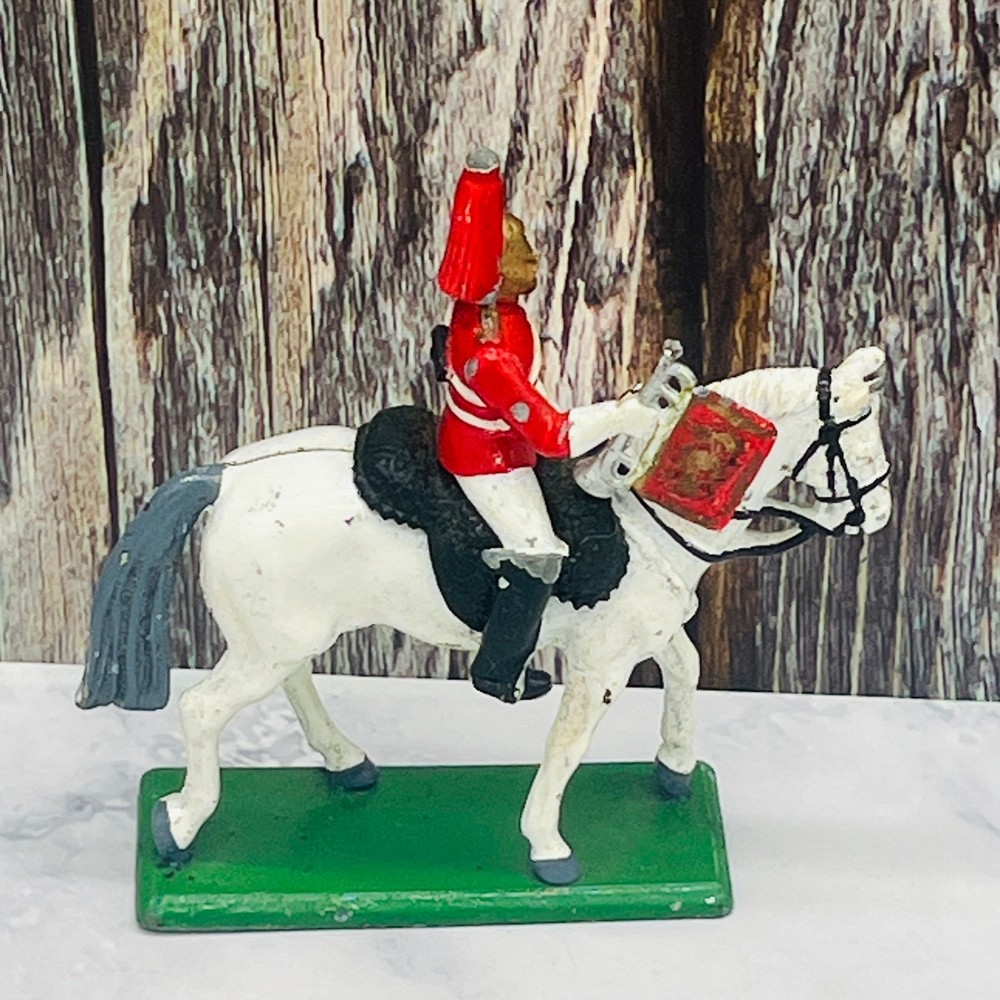 VTG W. Britains 1988 Life Guard Mounted Trumpeter British Toy Soldier England
