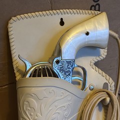 Rare Find Vintage Jerdon Magnum Revolver Wall Mount Bath Accessory Holster Decor