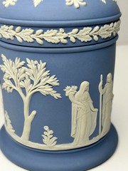 Flawless 1979 Wedgwood Pale Blue Jasperware Round Lidded Box Jar Neoclassical