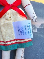 Vintage 1979 Hallmark Famous American Fabric cloth Doll -Annie Oakley 6”