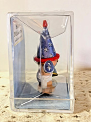 2000 HALLMARK MERRY MINIATURE HAPPY HATTERS TINY TOPPER FIGURINE