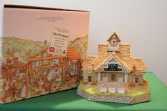 David Winter Cottages The Pavillion In excellent condition and in original box.