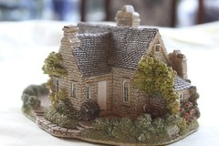 Lilliput Lane 1991 “village School”. English collection North.
