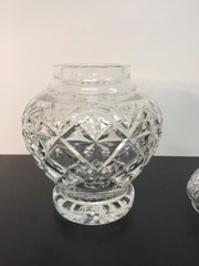 HAND CUT CRYSTAL GINGER JAR STYLE VASE WITH AN UN-MATCHING LID COVER,