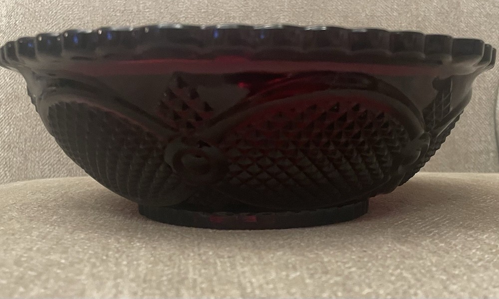 AVON RUBY RED CAPE COD GLASSWARE MEDIUM 8-1/2” BOWL