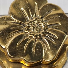 Vintage Taiwan ROC Crowning Touch Brass Gold-Tone Floral Wall Hang Clip — Flower