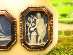 WEDGWOOD XRARE 1790 TOOTHPICK CASE & 3 JASPER MEDALLIONS CUT STEEL BEDS/GOLD