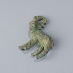 Near Eastern Bactrian Bronze Deer Figurine – Decorative Collectible
