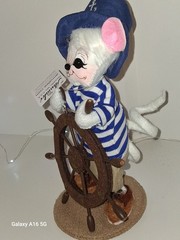 ANNALEE NEW Sailor Mouse 8″ Plush w/ Ship Wheel helm. White/Blue 2005 adorable.