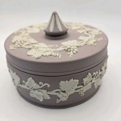 Round Lid Lilac Wedgewood Jasperware Jewelry Trinket Box Grapevine Bas Reliefs