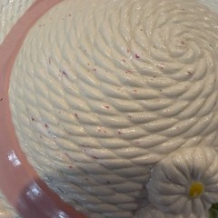 Vtg Burwood Hanging Straw Hat Wall Pocket Daisies Made In USA Baby Nursery Decor