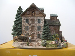 Lilliput Lane Keirstead Mill Mint in its original box with a deed.